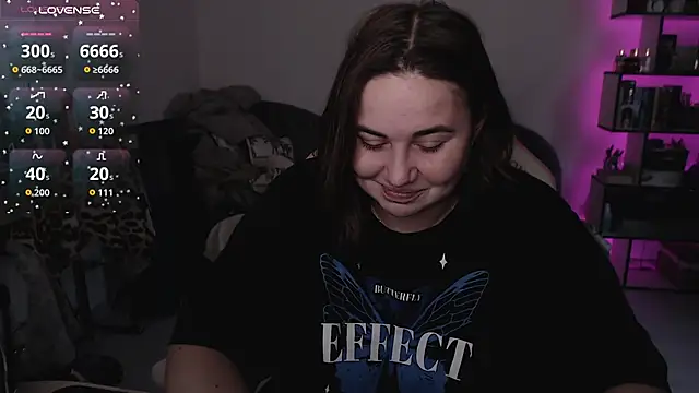 Snapshot of SexyWitch_666 chatting on October 2025 06:32:02 AM SexyWitch 666 online show from October 2025 06:32:02 AM