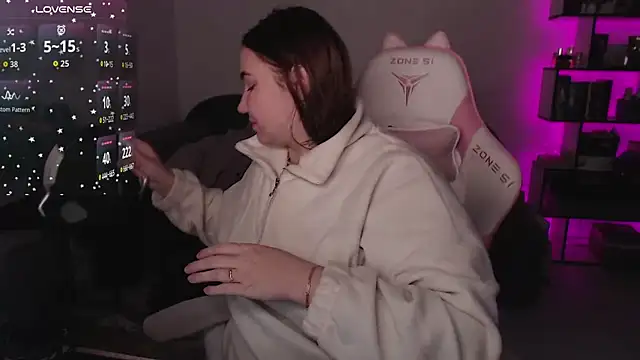 Snapshot of SexyWitch_666 chatting on November 2025 07:40:01 AM SexyWitch 666 online show from November 2025 07:40:01 AM