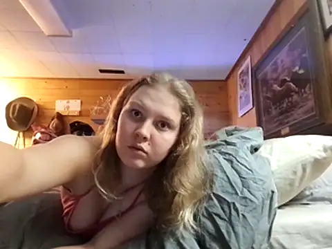 Snapshot of Ryan_and_Aurora chatting on February 2026 01:21:02 AM Ryan and Aurora online show from February 2026 01:21:02 AM