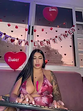 kiim taaylor online show from February 2026 02:03:02 PM