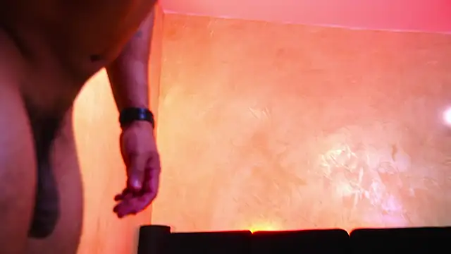 Snapshot of MassimoWalton2 chatting on March 2026 05:44:01 AM MassimoWalton2 online show from March 2026 05:44:01 AM