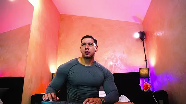 Snapshot of MassimoWalton2 chatting on March 2026 01:22:01 PM MassimoWalton2 online show from March 2026 01:22:01 PM