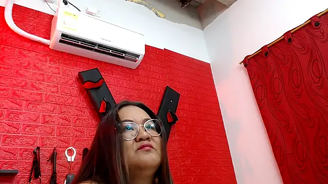 evaleribigtits18 online show from February 2025 02:47:01 AM