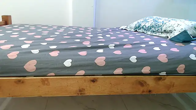 evaleribigtits18 online show from February 2026 01:59:02 AM