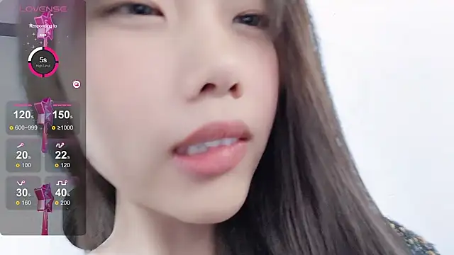 Snapshot of Lvy--v chatting on December 2024 01:40:02 AM Lvy--v online show from December 2024 01:40:02 AM