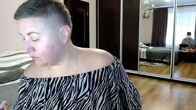 Annet1912 online show from October 2025 12:30:01 PM