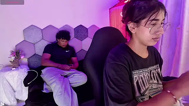 Horny tgn online show from April 2026 06:35:01 PM