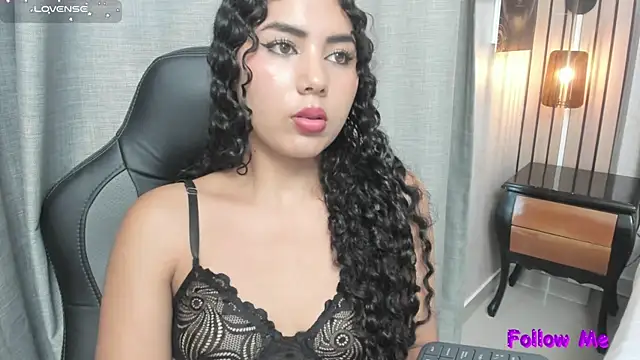 Snapshot of joselyn_sexy_ chatting on December 2024 09:30:01 PM joselyn sexy online show from December 2024 09:30:01 PM