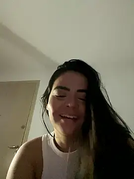 Snapshot of rebeccaareys chatting on December 2024 10:01:02 PM rebeccaareys online show from December 2024 10:01:02 PM