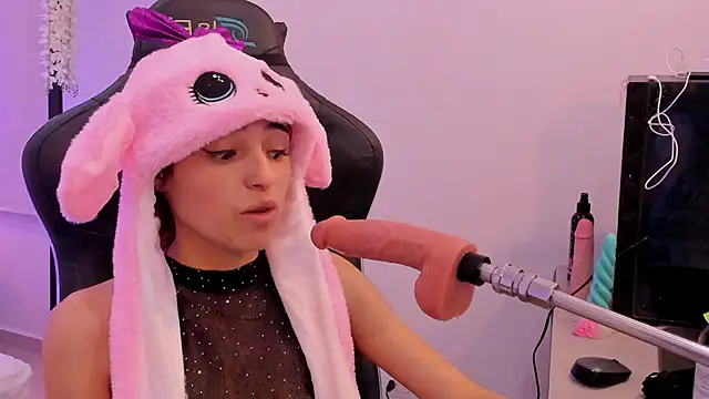 sofiarouge online show from January 2025 09:33:01 PM