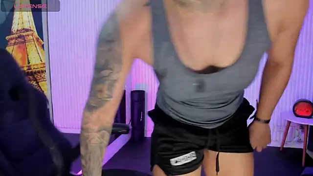 ZhoeStrong online show from June 2026 10:12:02 PM