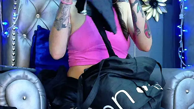 LusstCruella online show from December 2025 02:46:01 PM