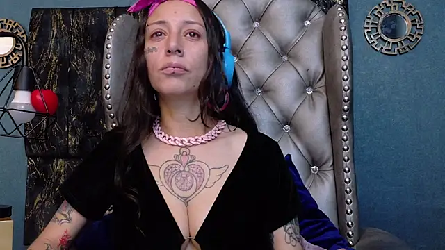 Snapshot of LusstCruella chatting on May 2026 03:05:02 PM LusstCruella online show from May 2026 03:05:02 PM