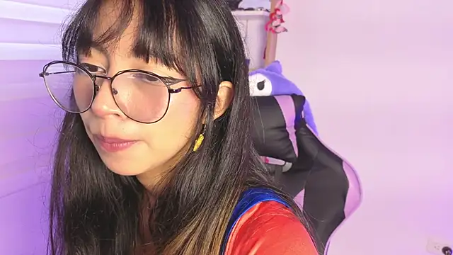 Yommi Winx online show from November 2025 07:57:01 PM