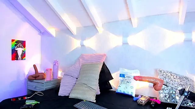 Martina Miiller online show from March 2026 01:48:02 PM