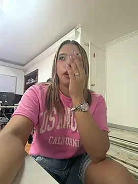 Snapshot of Martina_Miiller chatting on May 2026 01:06:01 PM Martina Miiller online show from May 2026 01:06:01 PM