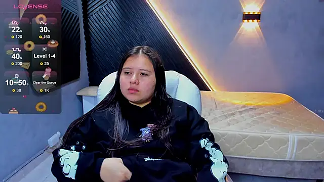 Laia and Aloby online show from June 2026 11:13:01 PM