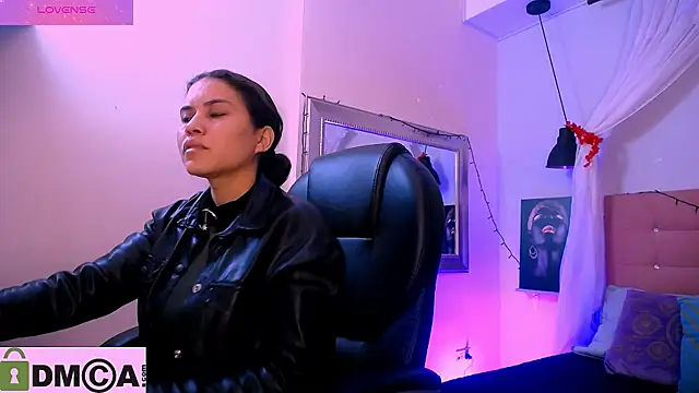 natasha  jackson online show from January 2025 01:24:02 PM