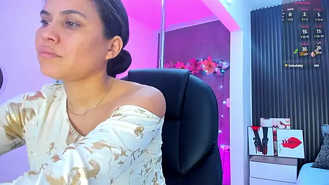 natasha  jackson online show from December 2025 12:43:02 PM