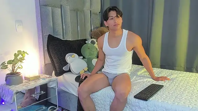 All3ssandr0 online show from February 2026 01:07:02 PM