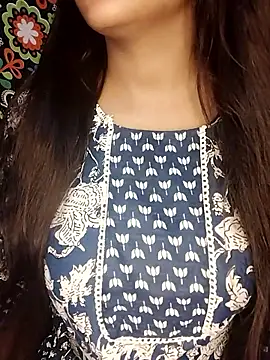 Sreya213 online show from March 2026 06:44:02 PM