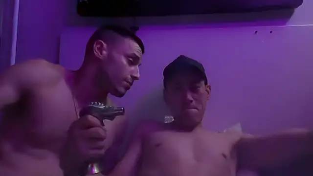 Snapshot of hot_shot_13 chatting on November 2025 10:04:02 AM hot shot 13 online show from November 2025 10:04:02 AM