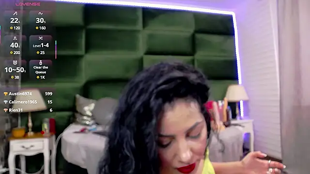 Snapshot of SelenSummer chatting on February 2025 09:22:01 AM SelenSummer online show from February 2025 09:22:01 AM