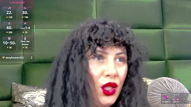 Snapshot of SelenSummer chatting on February 2025 09:32:01 AM SelenSummer online show from February 2025 09:32:01 AM