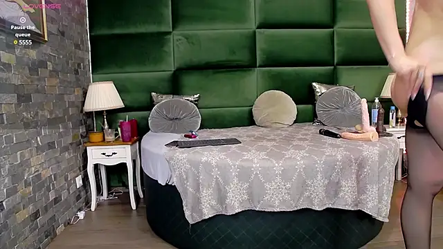 Snapshot of SelenSummer chatting on March 2025 06:25:02 AM SelenSummer online show from March 2025 06:25:02 AM