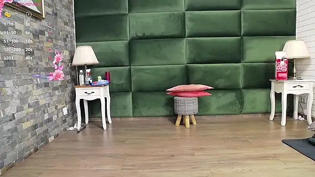 Snapshot of SelenSummer chatting on September 2025 04:03:01 AM SelenSummer online show from September 2025 04:03:01 AM