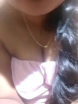 Snapshot of Diwya69 chatting on November 2025 03:17:01 AM Diwya69 online show from November 2025 03:17:01 AM