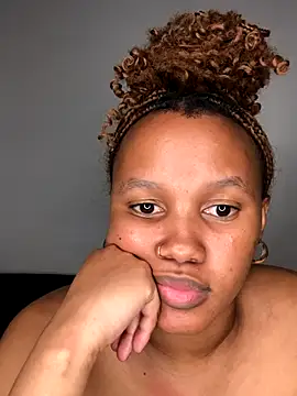 Snapshot of Sego_TeeTee chatting on October 2025 06:39:02 PM Sego TeeTee online show from October 2025 06:39:02 PM