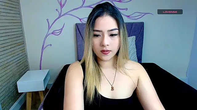 Snapshot of DahliaMoore chatting on December 2024 12:02:01 PM DahliaMoore online show from December 2024 12:02:01 PM