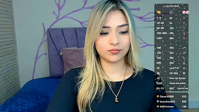 Snapshot of DahliaMoore chatting on January 2025 02:07:02 AM DahliaMoore online show from January 2025 02:07:02 AM