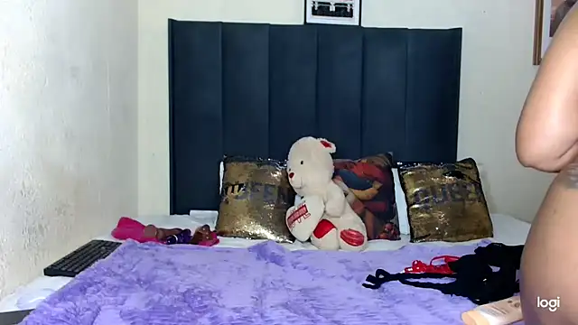 quenliyasa online show from November 2025 09:03:01 PM