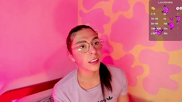 Snapshot of Crystal_channel1 chatting on March 2025 01:00:02 AM Crystal channel1 online show from March 2025 01:00:02 AM