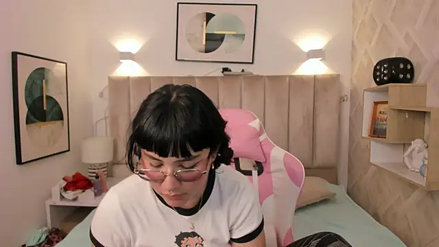 Snapshot of Haru_Bonny chatting on February 2026 08:47:01 PM Haru Bonny online show from February 2026 08:47:01 PM