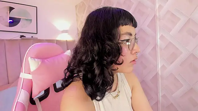 Snapshot of Haru_Bonny chatting on February 2026 08:47:01 PM Haru Bonny online show from February 2026 08:47:01 PM