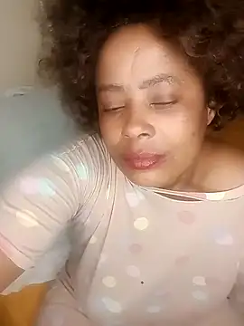 2Sweetysmile online show from October 2025 08:59:01 PM