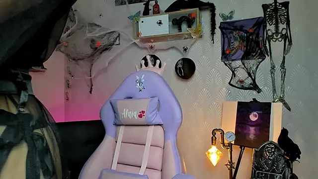 Alaia Love77 online show from October 2025 03:34:01 PM