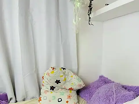 santy-kitty online show from December 2024 04:55:02 AM