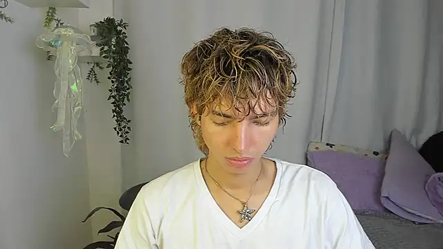 santy-kitty online show from October 2025 02:26:02 AM