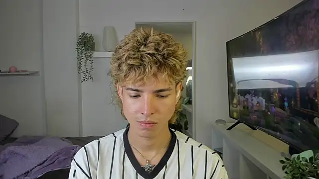 santy-kitty online show from November 2025 01:28:01 AM