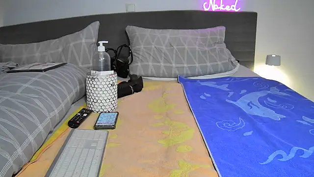 Sissy-Bee online show from November 2025 07:12:02 PM