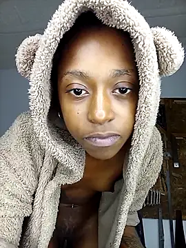 Snapshot of 02Boitybaby chatting on October 2025 06:58:02 AM 02Boitybaby online show from October 2025 06:58:02 AM