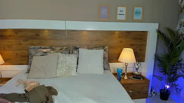 EmaBakker online show from January 2025 05:42:02 PM