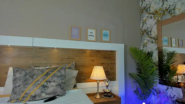 EmaBakker online show from January 2025 06:28:01 PM