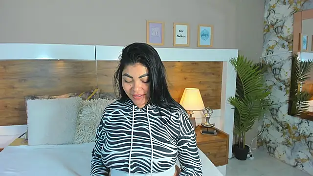 EmaBakker online show from March 2025 12:00:01 PM