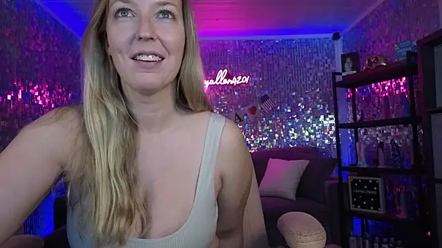 lucyallen4201 online show from June 2026 10:56:02 PM