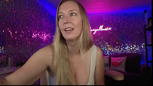 lucyallen4201 online show from July 2026 12:31:01 AM